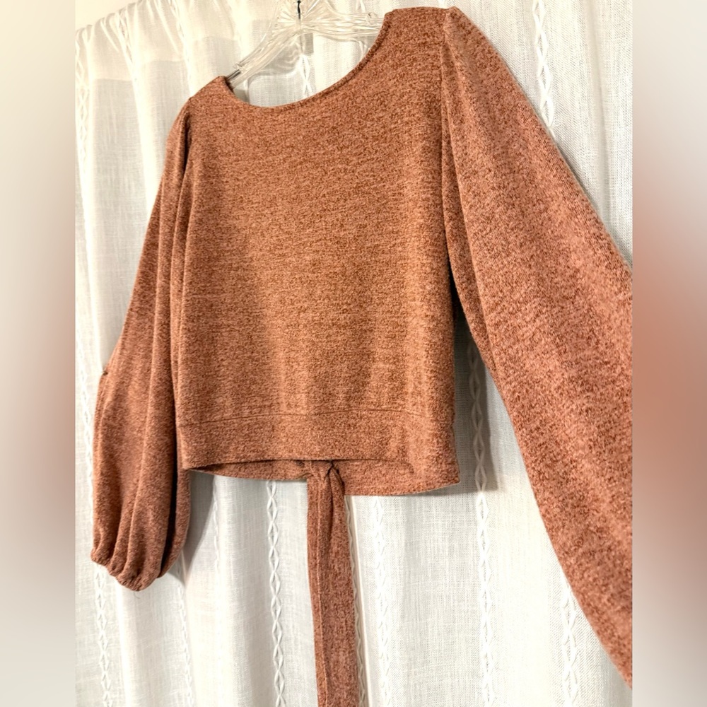 Ella Blue sz. L soft blush rose sweater.